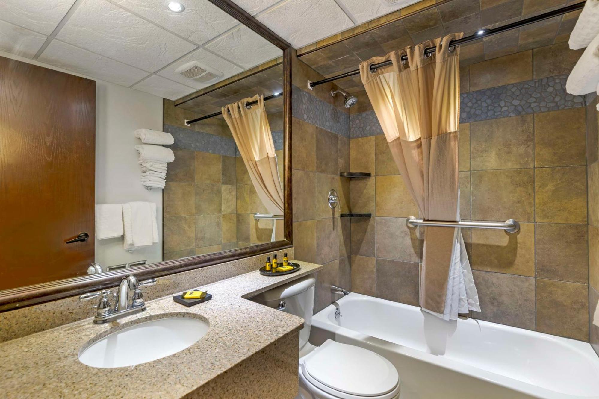 Queen Suite with Three Queen Beds