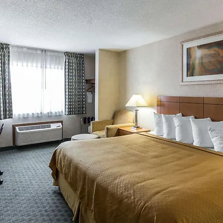 Quality Inn At Collins Road - Cedar Rapids-2
