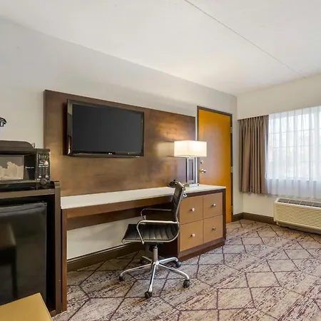Best Western Plus Longbranch Hotel & Convention Center-3